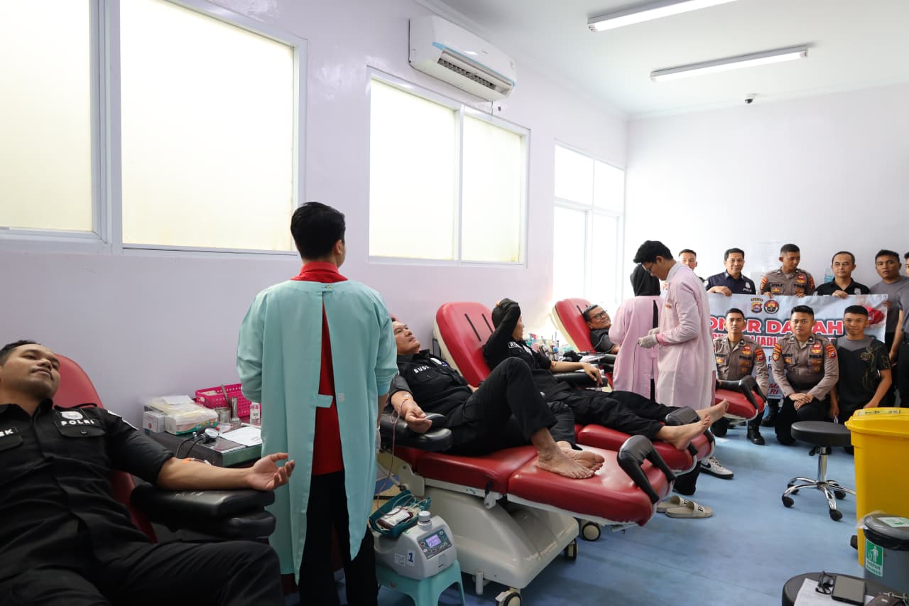 HUT Humas Polri ke-74, Bidhumas Polda Banten dan Jajaran Polres Gelar Donor Darah