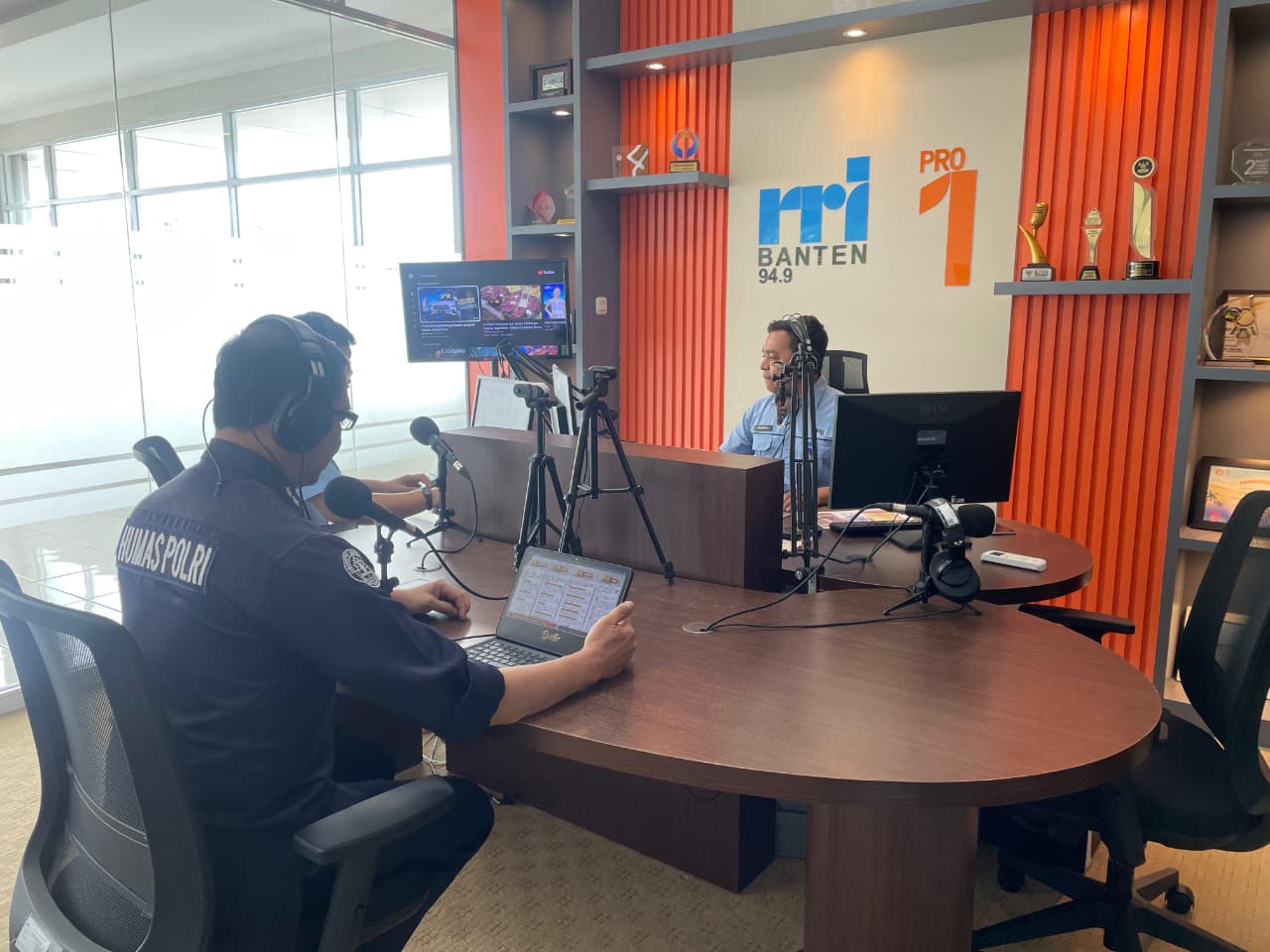 Polda Banten Ajak Masyarakat Wujudkan Polri Presisi lewat Talkshow Commander Wish Kapolda Banten