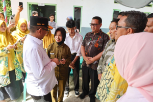 Gubernur Andra Soni Tinjau MBG dan Motivasi Siswa SMK Prawira Pandeglang