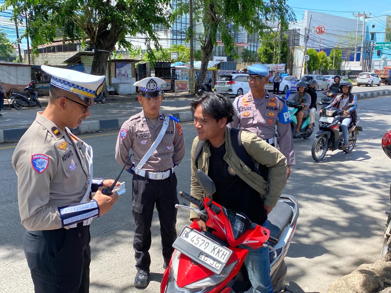 Hari Pertama Operasi Zebra 2025, Ditlantas Polda Banten Tertibkan Para Pengendara