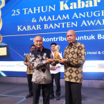 Kapolda Banten Terima Penghargaan di HUT Kabar Banten ke-25