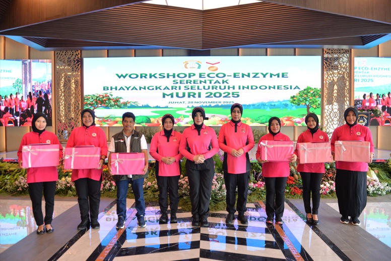 Bhayangkari Daerah Banten Gelar Workshop Eco Enzyme Serentak untuk Wujudkan Lingkungan Bersih dan Lestari