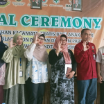 Iropin Bagikan Kacamata Gratis untuk Anak SD di Purwakarta Cilegon