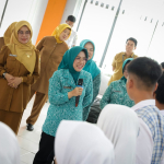 Kick-Off PKK Mengajar, Tinawati Andra Soni Ajak Siswa Berani Bersuara dan Asah Bakat