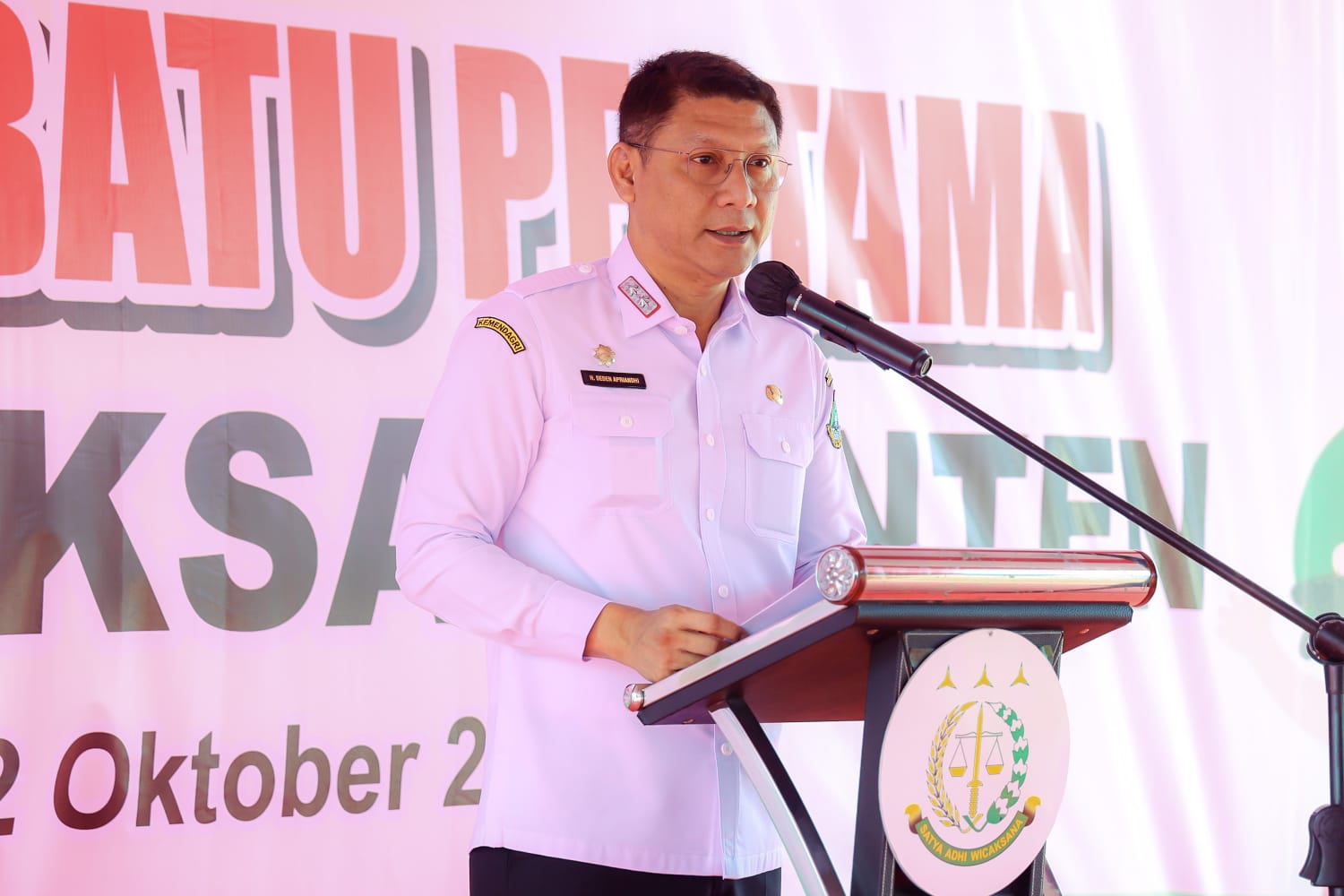 Pemprov Banten Luncurkan Gerakan Ayah Mengambil Rapor Anak ke Sekolah